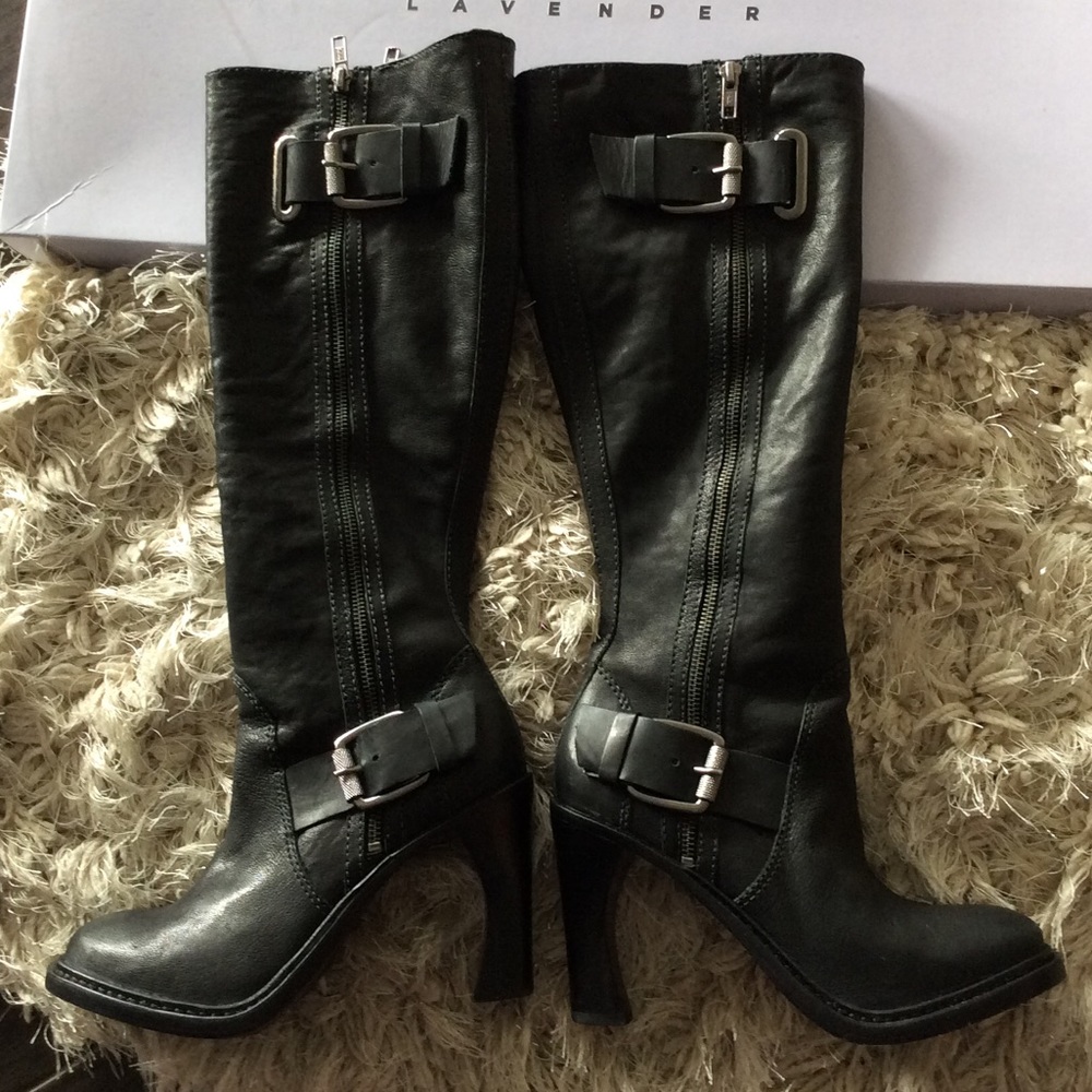 Vera Wang gorgeous black boots